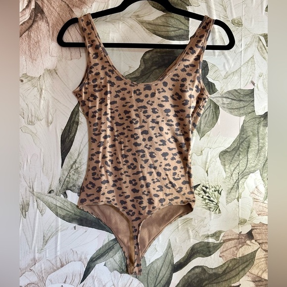 Abercrombie & Fitch Leopard Print Bodysuit - Picture 4 of 6